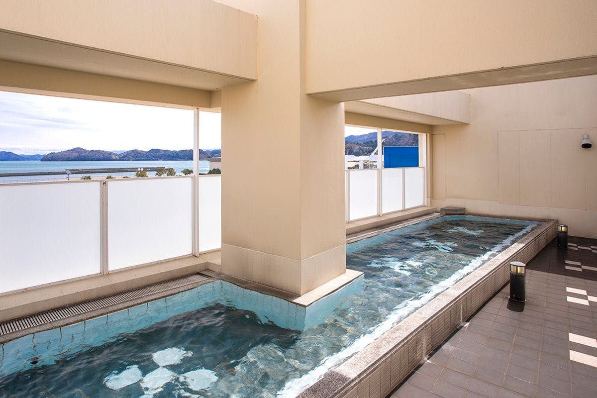 ออนเซ็นกลางแจ้ง