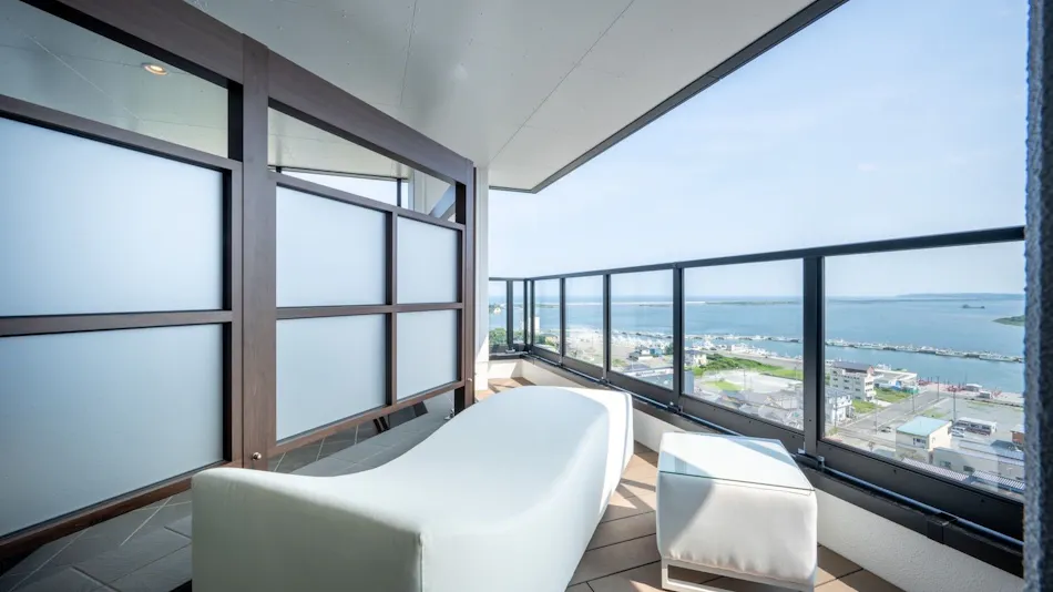 Sky and Sea Hideaway Kanon