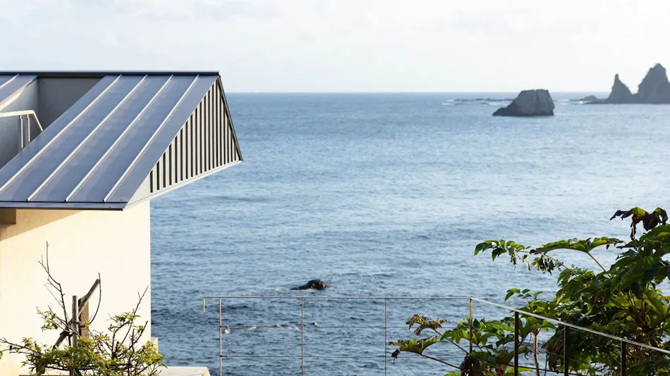 Hamabe's Cottage Silver Sea