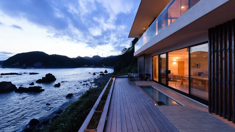Hamabe's Cottage Silver Sea