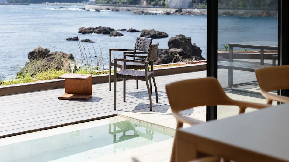 Hamabe's Cottage Silver Sea