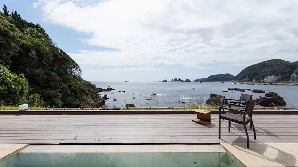 Hamabe's Cottage Silver Sea