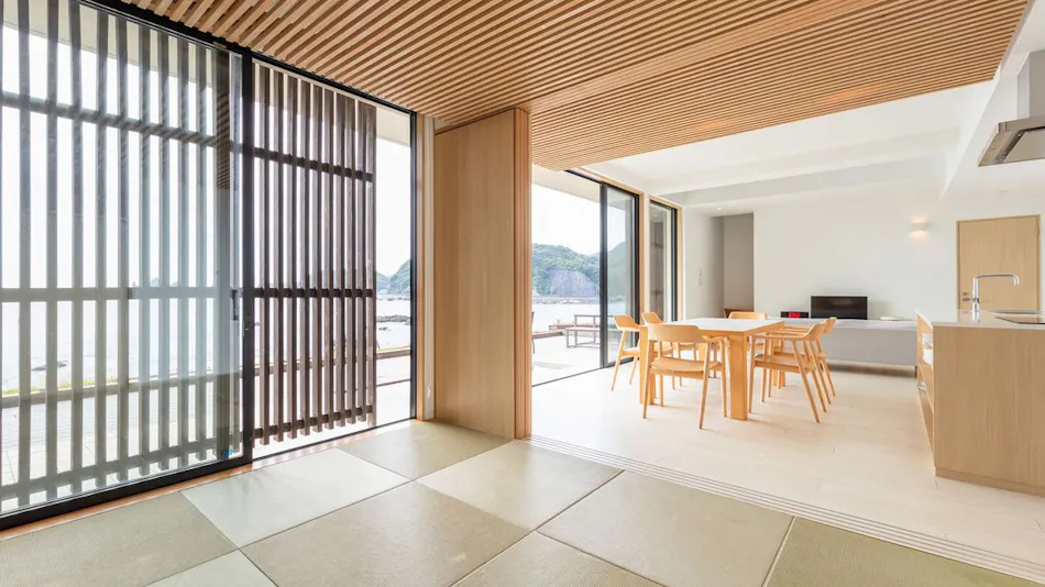 Hamabe's Cottage Silver Sea