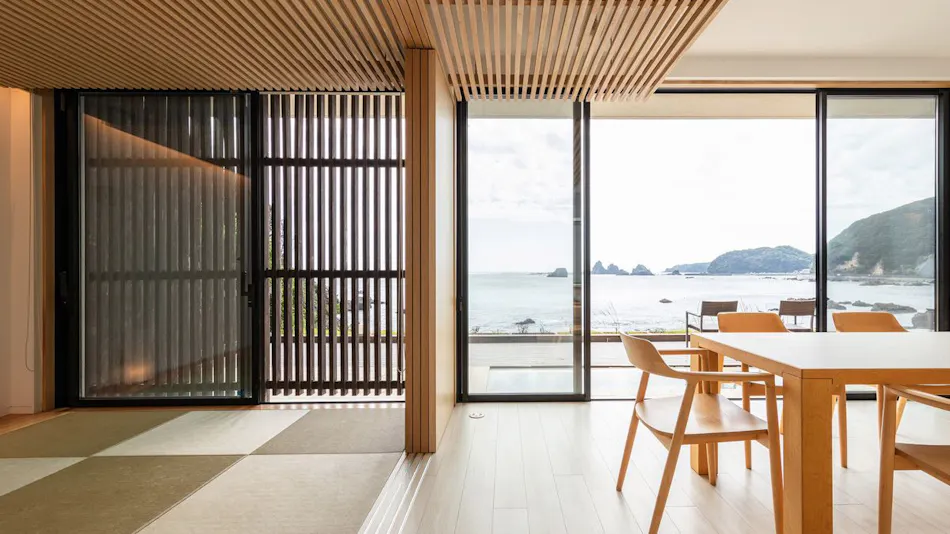 Hamabe's Cottage Silver Sea