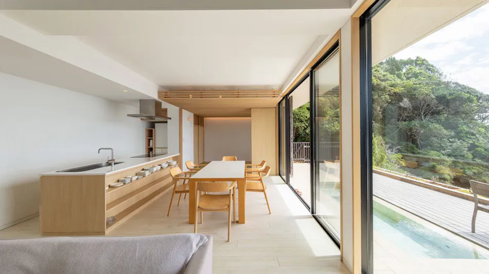 Hamabe's Cottage Silver Sea