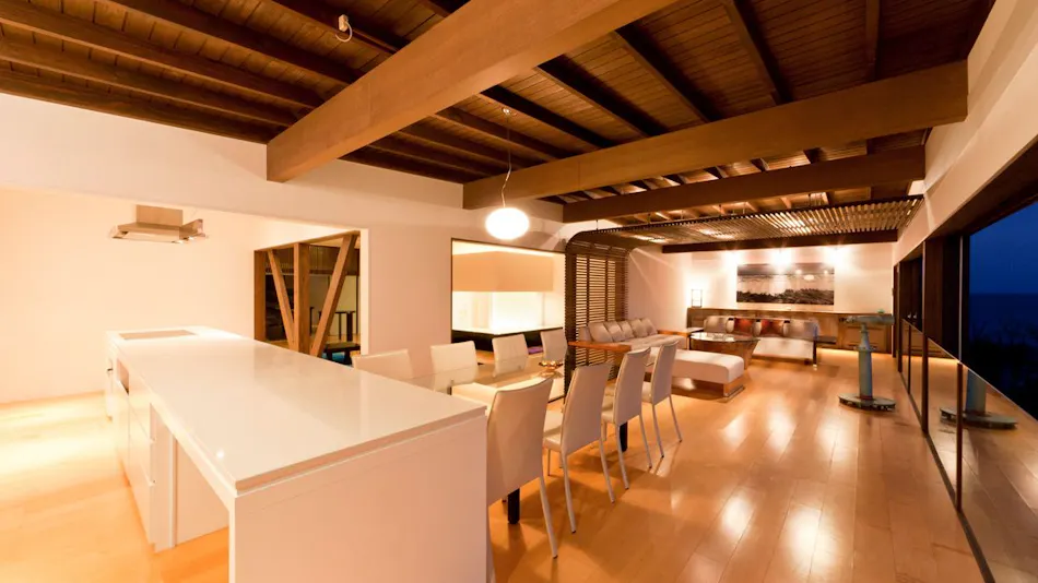 Hamabe's Cottage Silver Sea