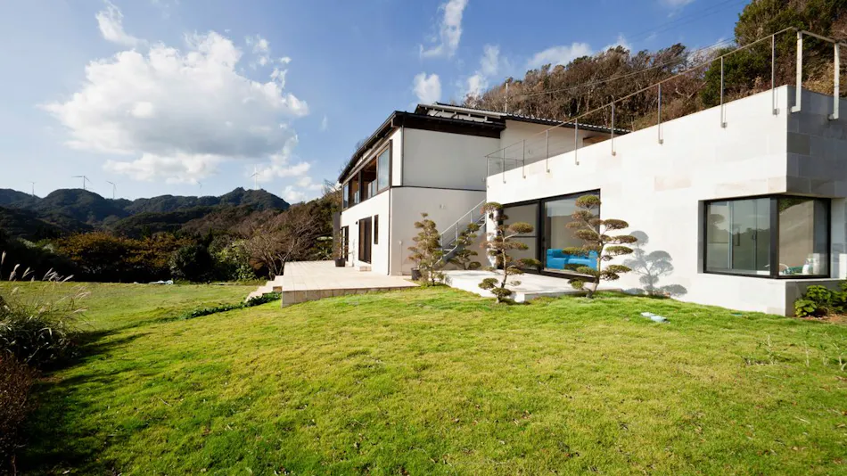Hamabe's Cottage Silver Sea