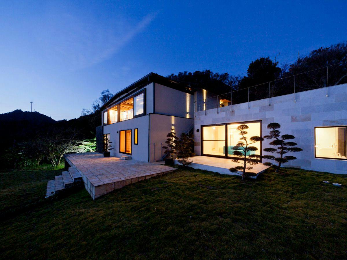 Hamabe's Cottage Silver Sea