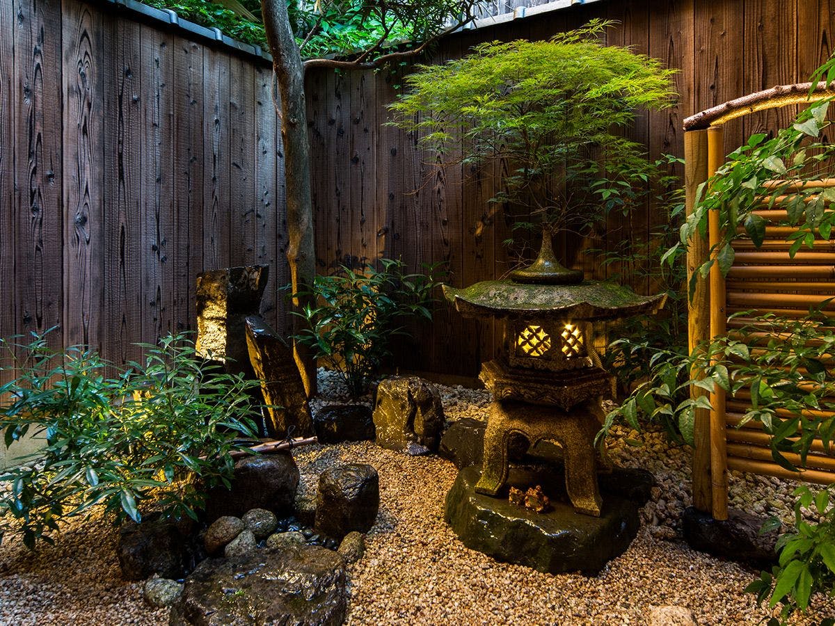 【百足屋町】庭