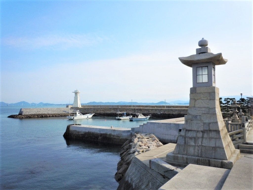 御手洗の観光スポット　高灯篭