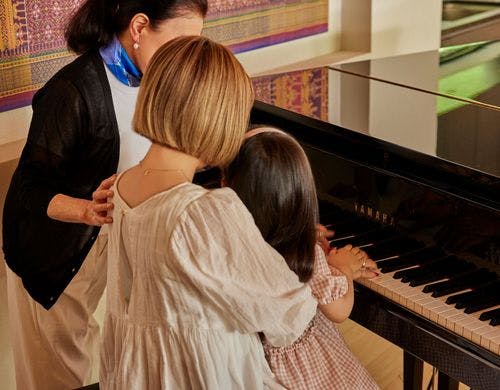 ヤマハのグランドピアノがございます