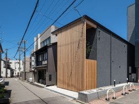 群青の月