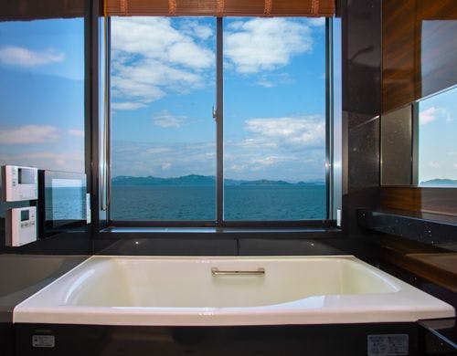 海に浮かんでいるような開放感を味わえます