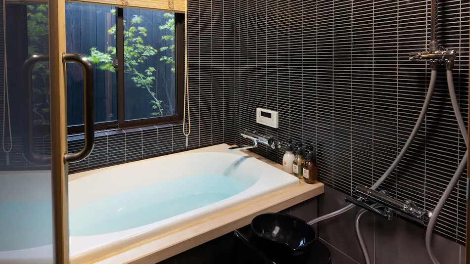 Kanade Kyotoekiminami