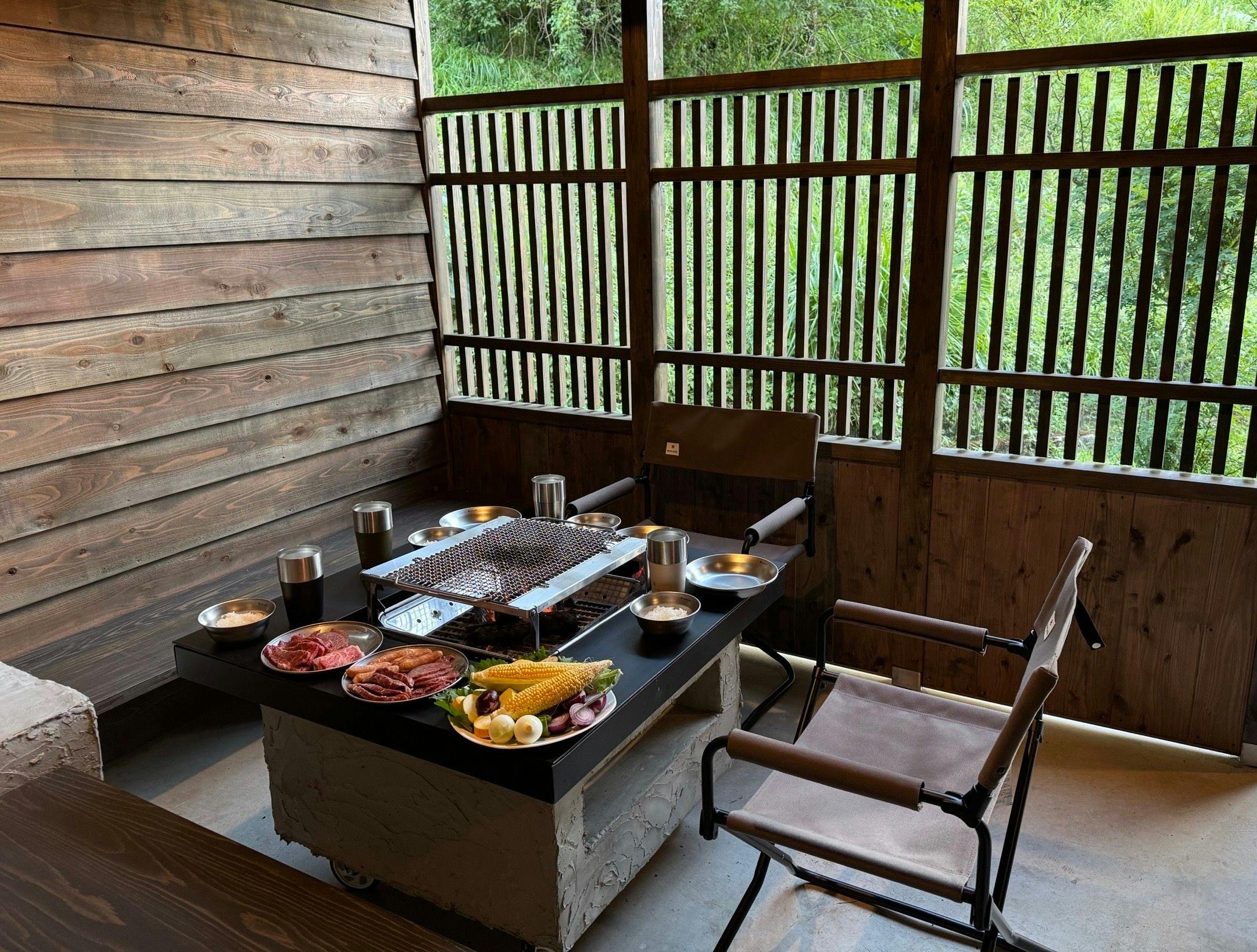 屋根付きバーベキュー場（※利用有料）