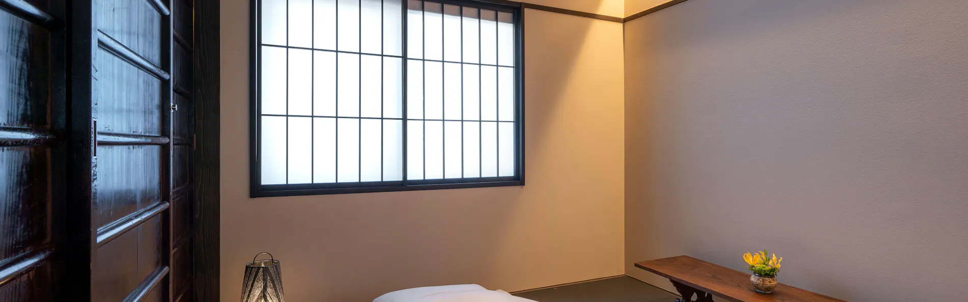 武家屋敷 しをり 〈一棟貸し町家〉