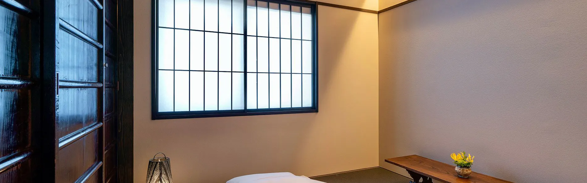 武家屋敷 しをり 〈一棟貸し町家〉