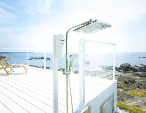 海辺のシャワー