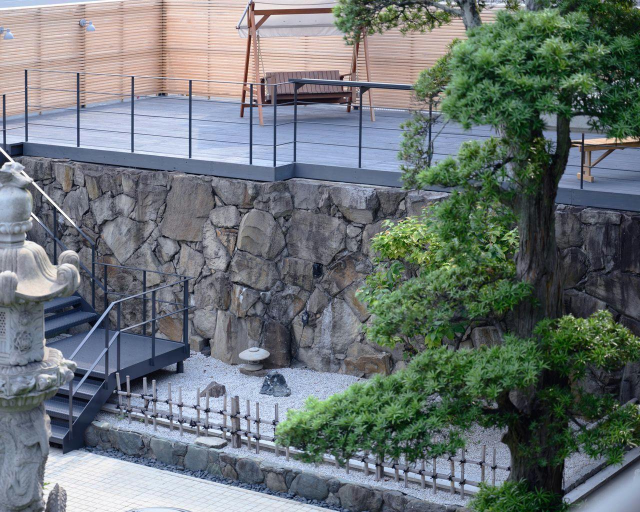 穴吹邸