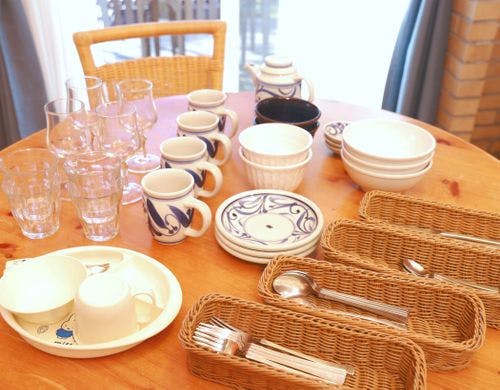 食器一例。各種調理器具も揃っています。