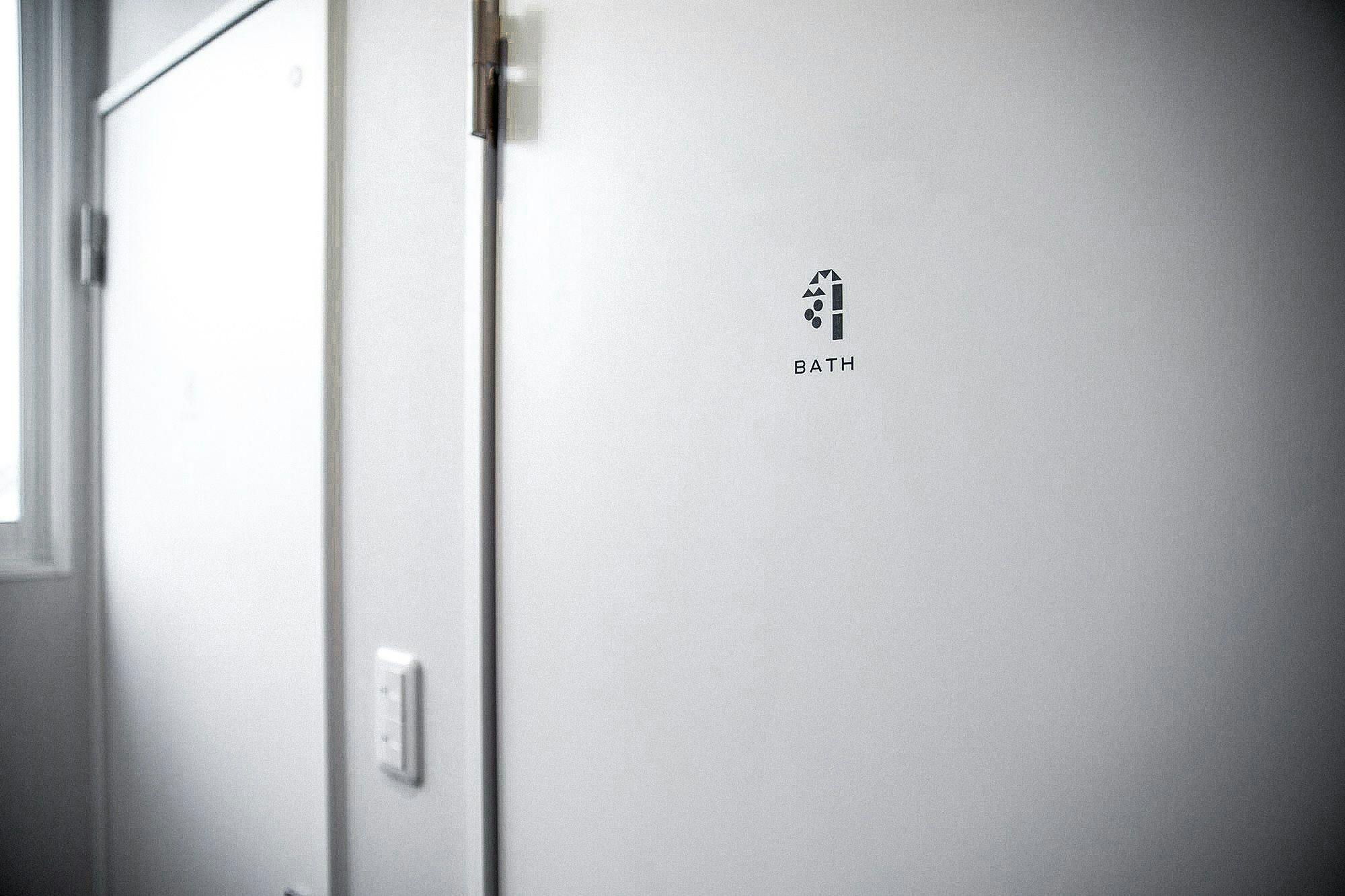 シャワールームは2つあります。