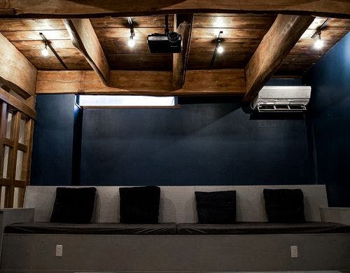 地下1階はシアタールームとなっています。