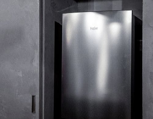 キッチンには食器などが揃っています。