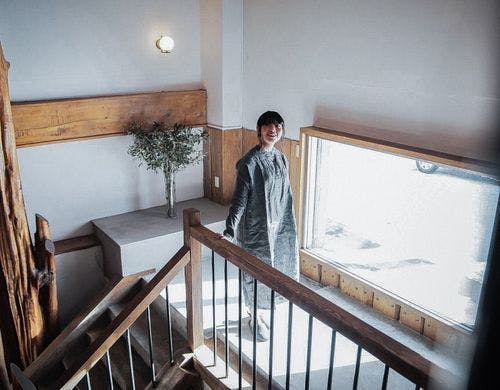 館内は吹き抜けになっています。