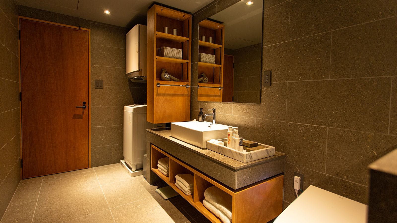 Bilik Serbuk (Malam)