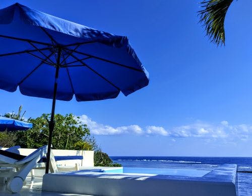 ヴィラ「空」のプールサイド