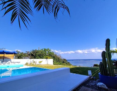 ヴィラ「空」のプールサイド