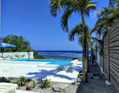 ヴィラ「空」のプールサイド