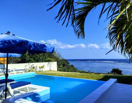 ヴィラ「空」のプールサイド