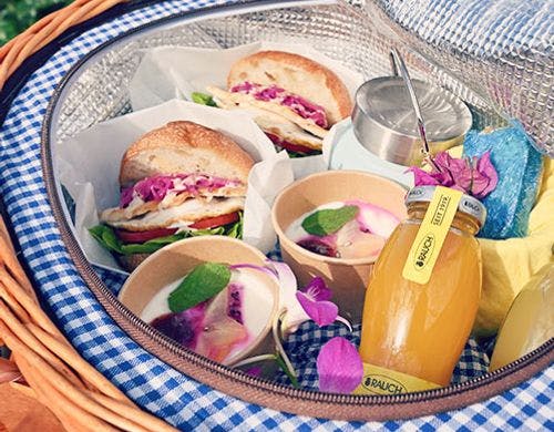 ピクニックバスケット朝食