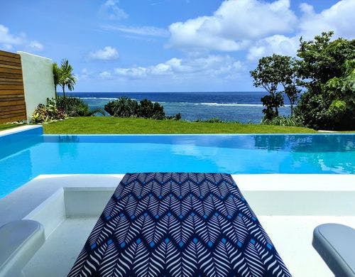 寝転がりながらのオーシャンビュー