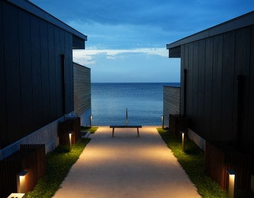 夕暮れの館内