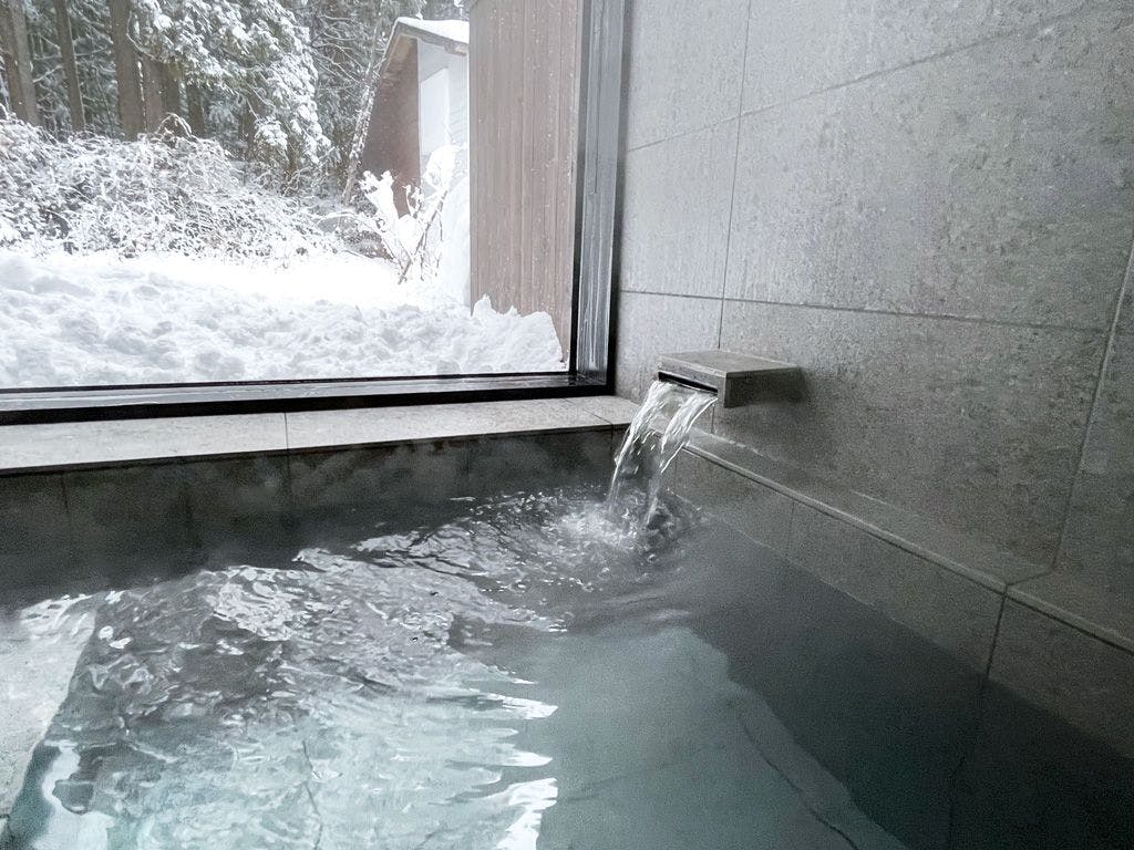 室内に温泉をひいています