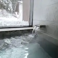 室内に温泉をひいています