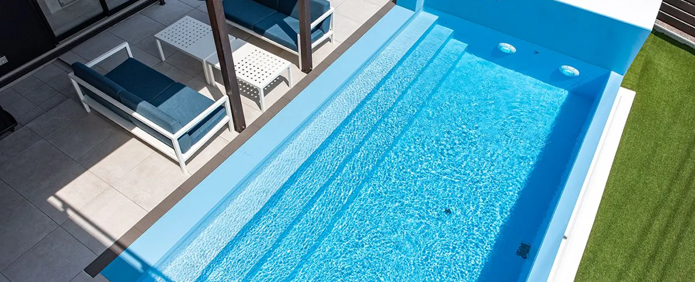 สระว่ายน้ำ