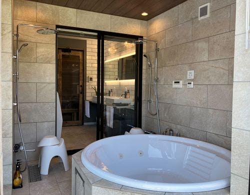 オーバーヘッドシャワー