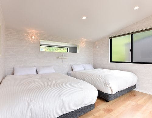 ワイドダブルベッド２台