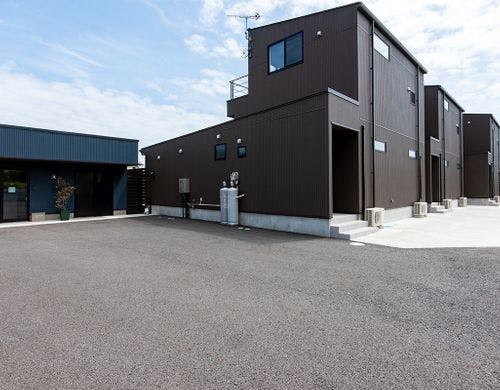 管理棟と宿泊棟