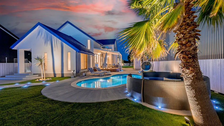 THE BLUE POINT Seaside Villa