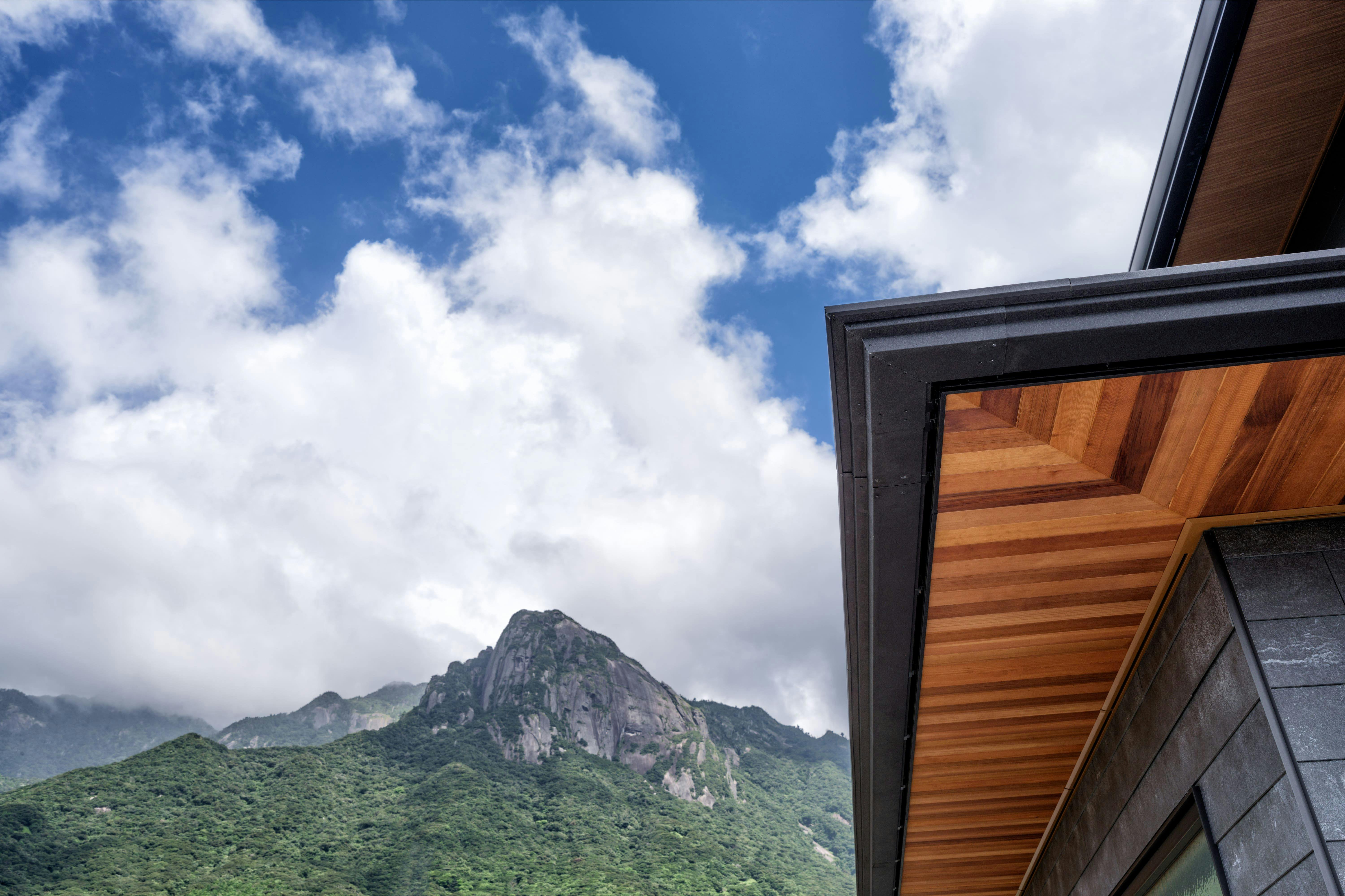 ภูเขา Mocchomu