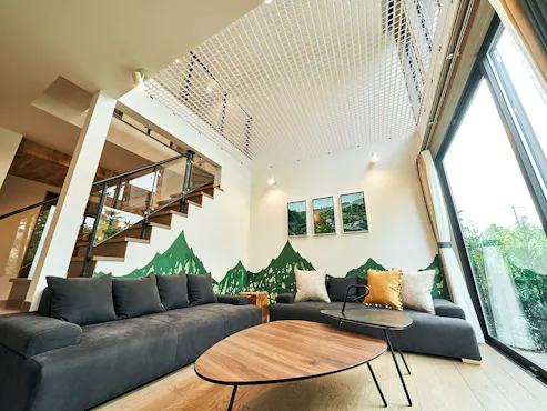 【南館】102/吹き抜けリビングルーム