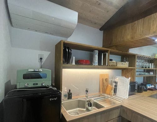 キッチンは冷蔵・オーブン・レンジ・ケトル