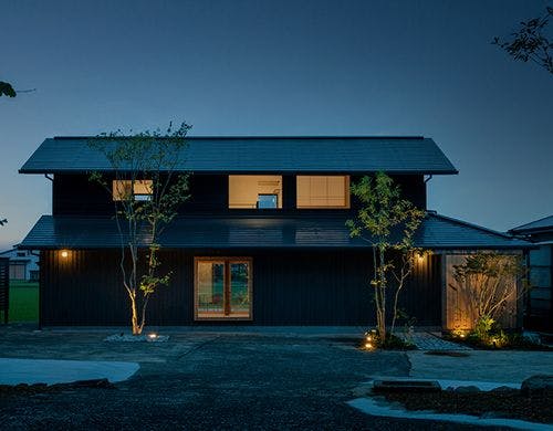 一棟貸宿泊施設三○七の夜の写真です