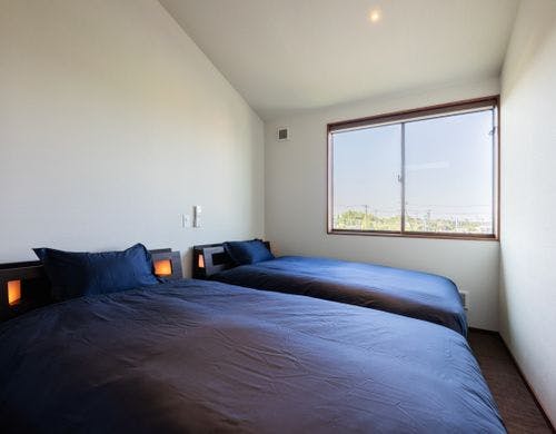 2階寝室セミダブル2台