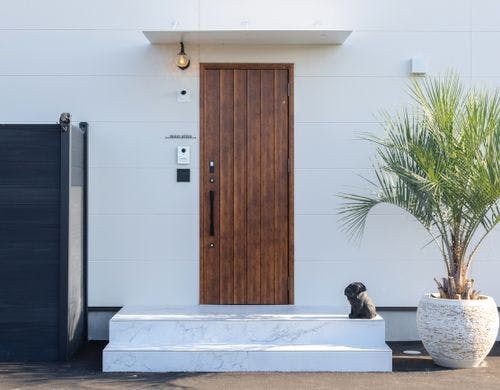 スマートキーで入館して頂きます。