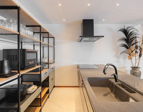 アイランドキッチンと家電。